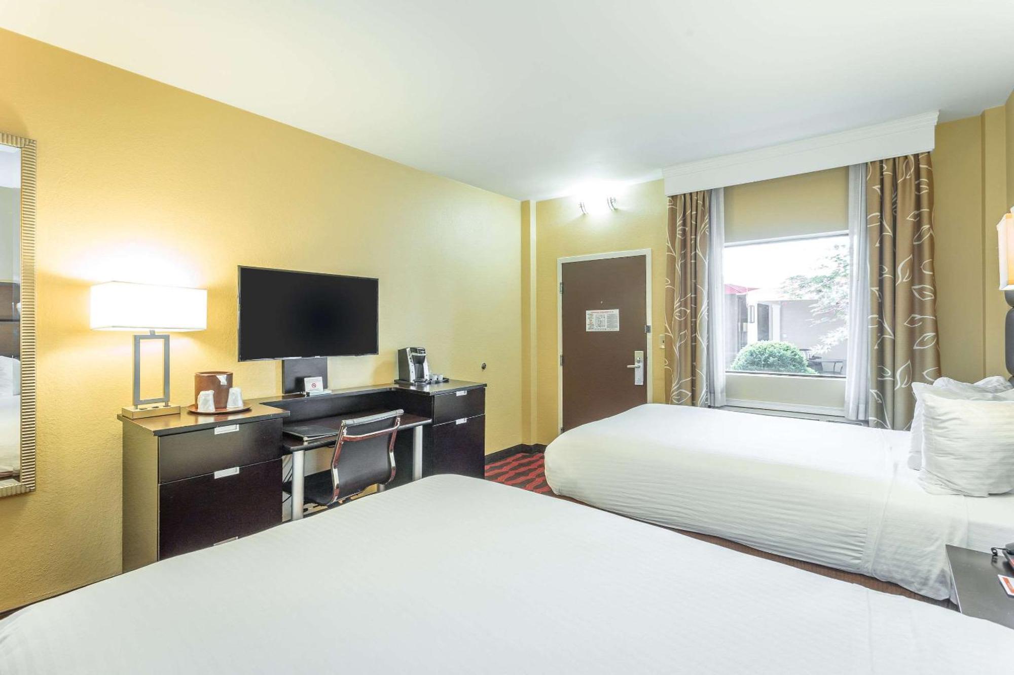 Inn At The Peachtrees, Ascend Hotel Collection Atlanta Bagian luar foto