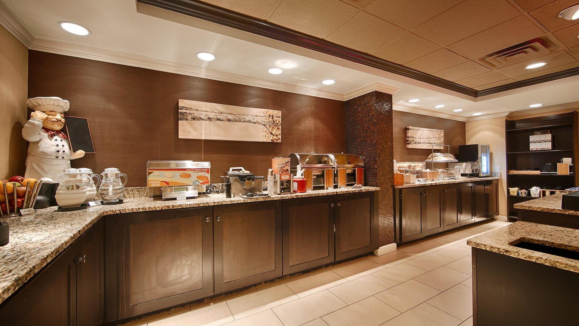 Inn At The Peachtrees, Ascend Hotel Collection Atlanta Bagian luar foto